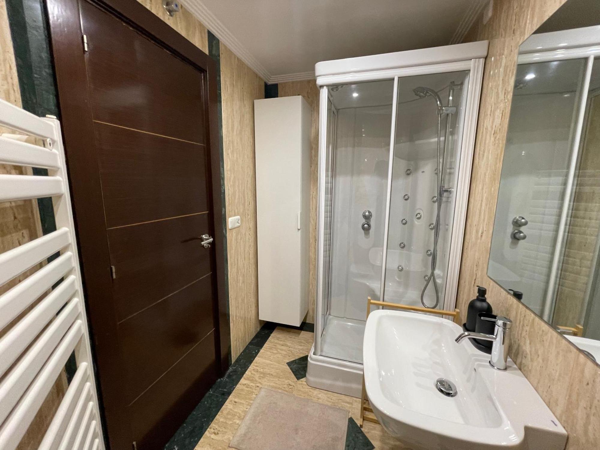 Atuaire Home Vivienda B Luminosa Parking Incluido En Plena Calle Comercial Burgo Buitenkant foto