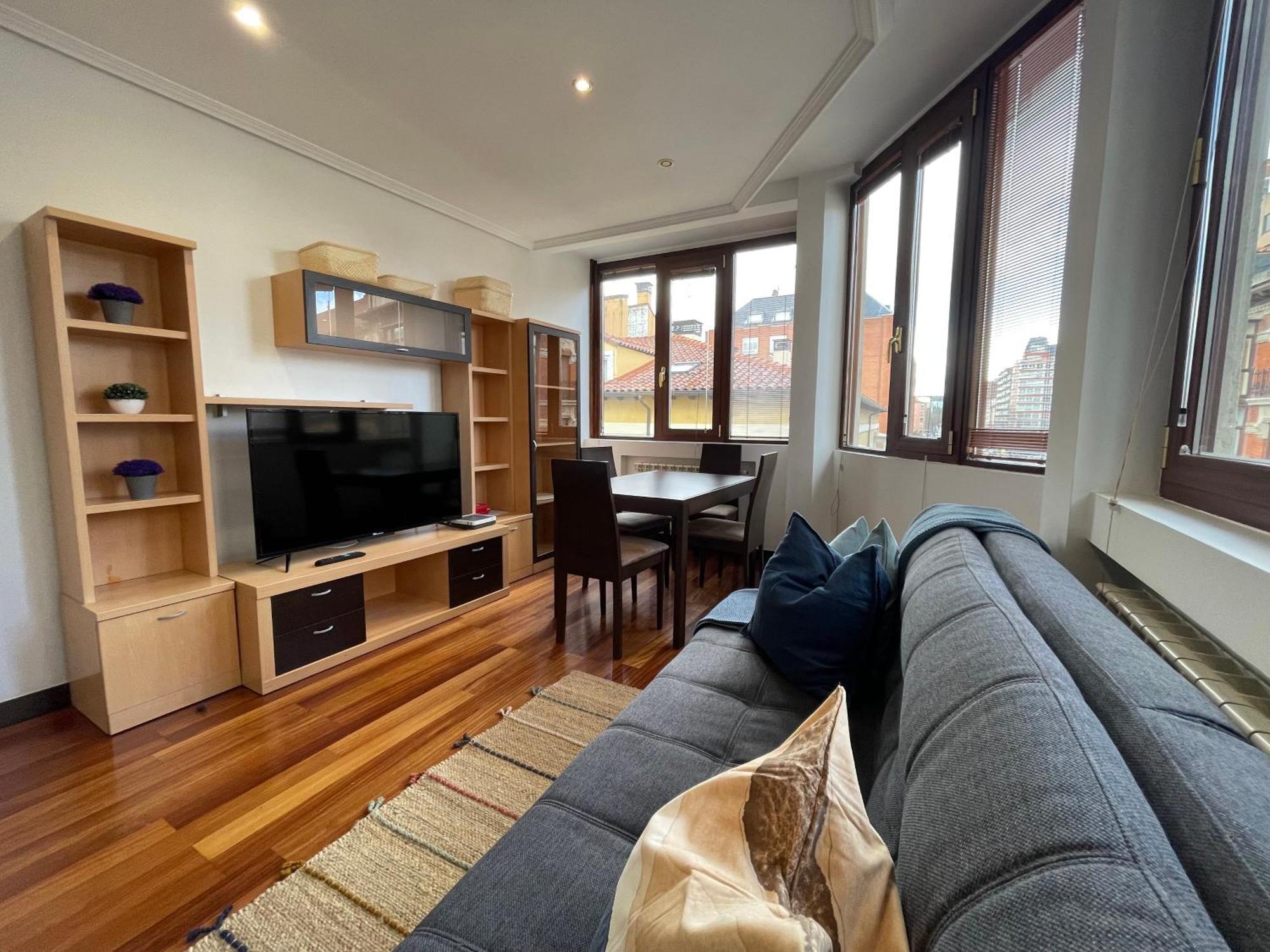 Atuaire Home Vivienda B Luminosa Parking Incluido En Plena Calle Comercial Burgo Buitenkant foto